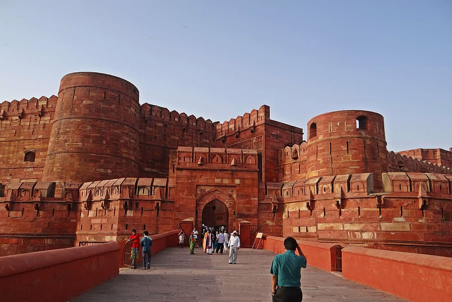 Day Trip to the Wonder of the World – Taj Mahal